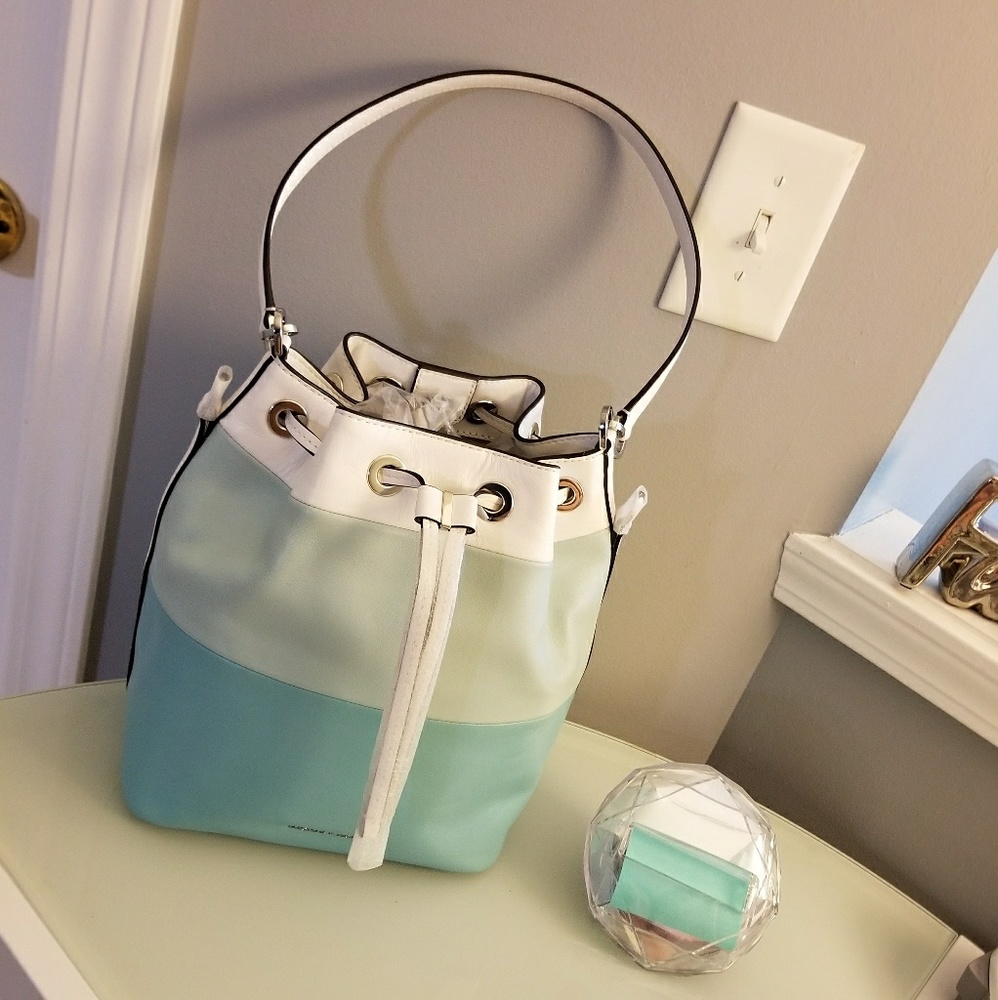 Designer Michael Kors Summer Bucket Bag